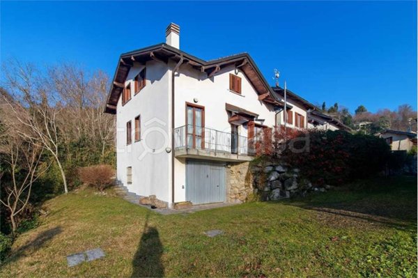 casa indipendente in vendita a Cittiglio
