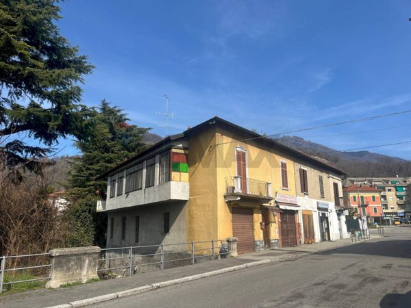 casa semindipendente in vendita a Cittiglio