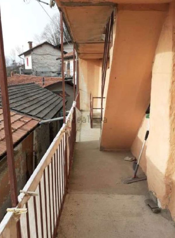 appartamento in vendita a Cittiglio in zona Vararo