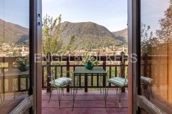 casa indipendente in vendita a Cittiglio