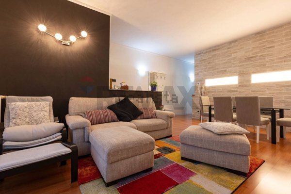 casa indipendente in vendita a Cittiglio