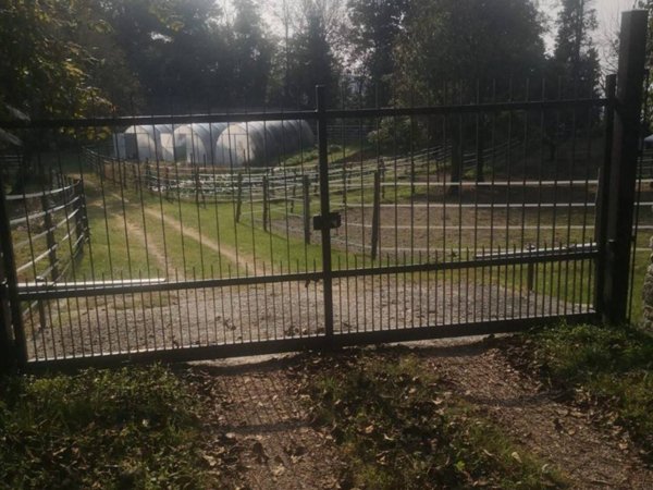 casa indipendente in vendita a Cittiglio