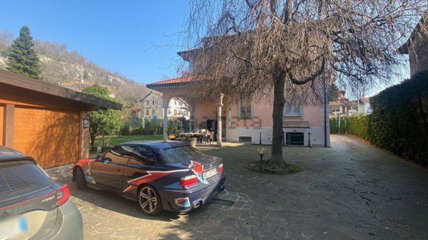 casa indipendente in vendita a Cittiglio