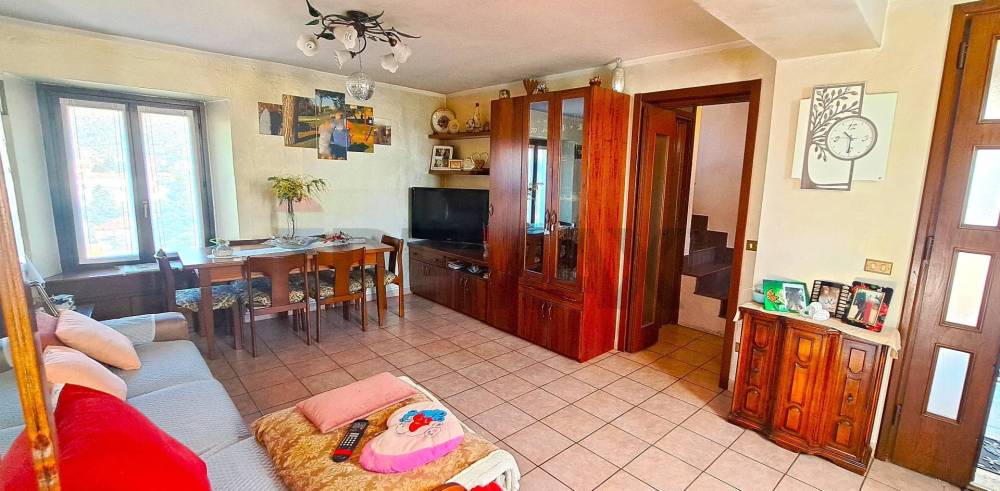 casa indipendente in vendita a Cittiglio
