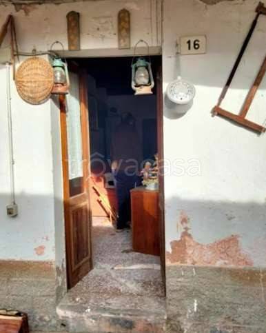 casa indipendente in vendita a Cittiglio in zona Vararo