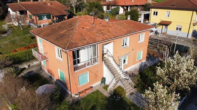 casa indipendente in vendita a Cittiglio