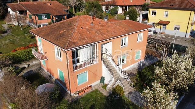 casa indipendente in vendita a Cittiglio in zona Cascine