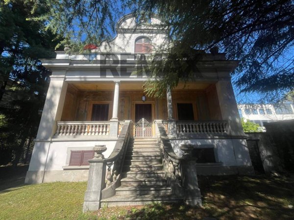 casa indipendente in vendita a Cittiglio