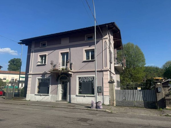 casa indipendente in vendita a Cittiglio