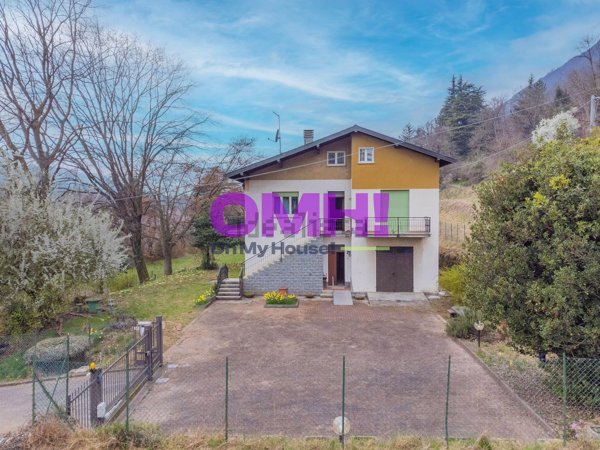 casa indipendente in vendita a Cittiglio in zona Fracce