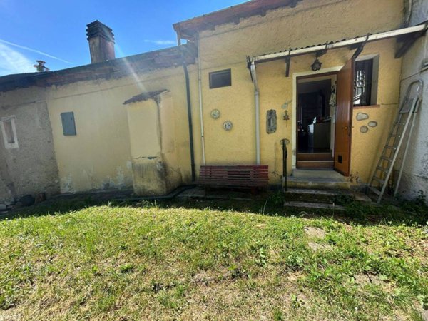 appartamento in vendita a Cittiglio in zona Vararo