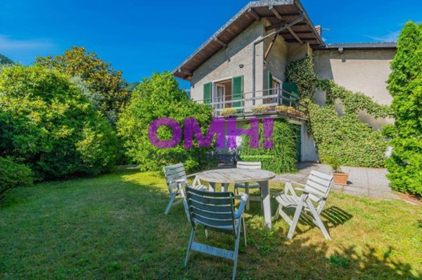 casa indipendente in vendita a Cittiglio in zona Fracce