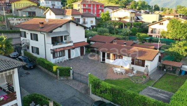 casa indipendente in vendita a Clivio