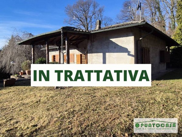 casa indipendente in vendita a Clivio