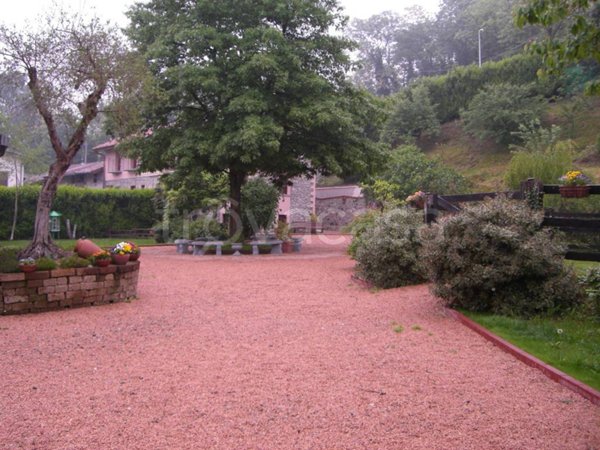 casale in vendita a Clivio