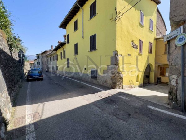 appartamento in vendita a Clivio