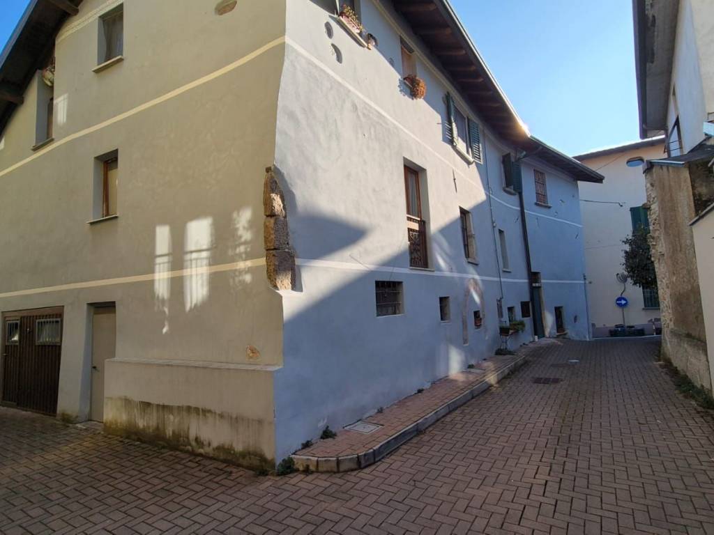 appartamento in vendita a Clivio