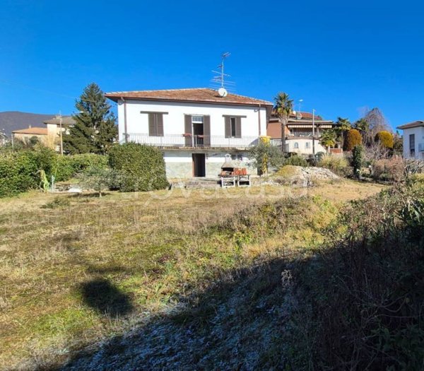 casa indipendente in vendita a Clivio