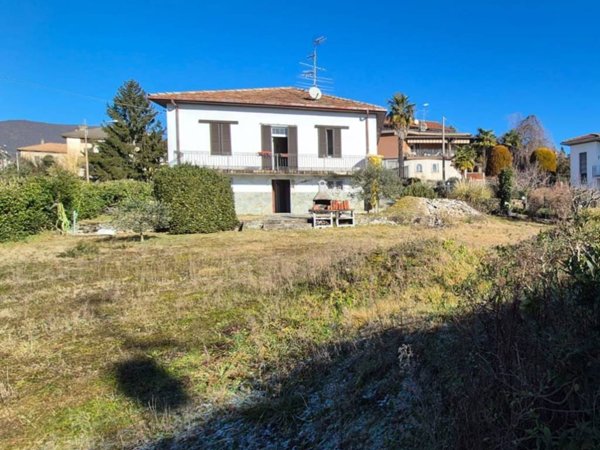 casa indipendente in vendita a Clivio