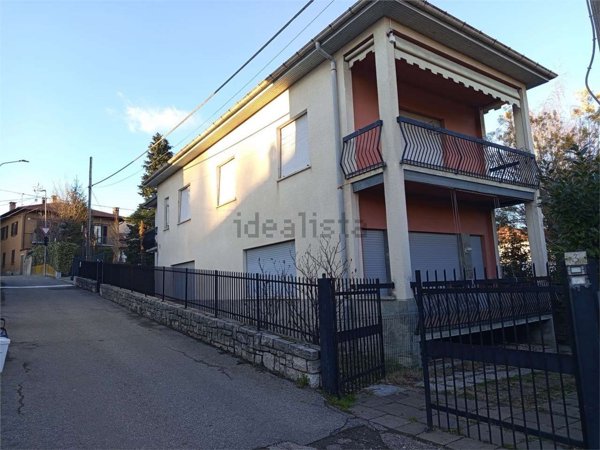 casa indipendente in vendita a Clivio