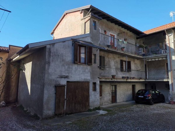 appartamento in vendita a Cocquio-Trevisago