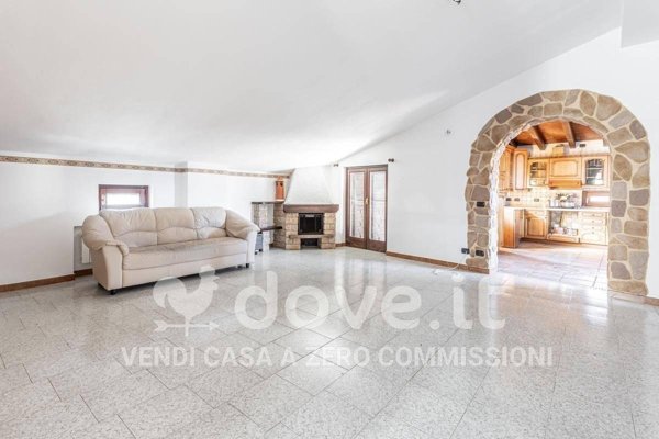 appartamento in vendita a Cocquio-Trevisago