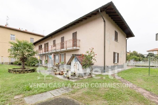 casa indipendente in vendita a Cocquio-Trevisago