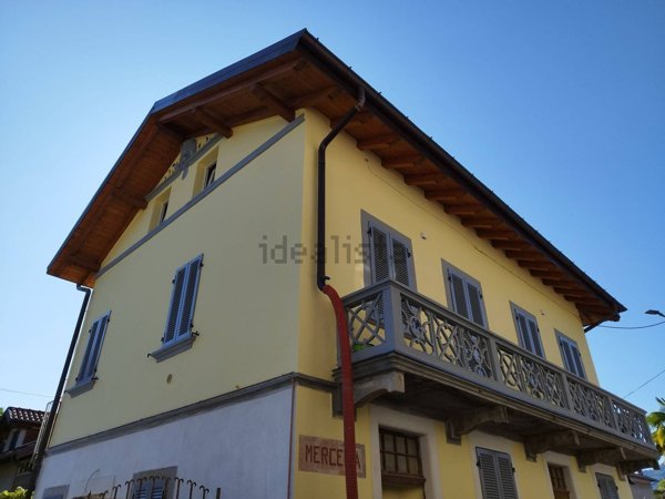 appartamento in vendita a Cocquio-Trevisago