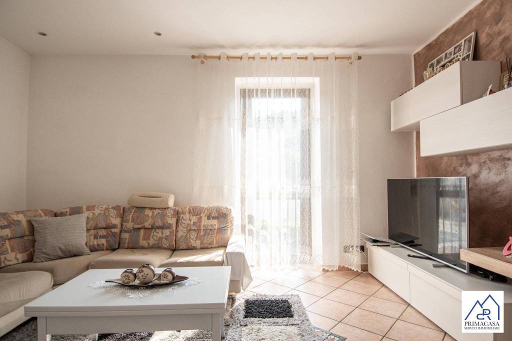 appartamento in vendita a Cocquio-Trevisago