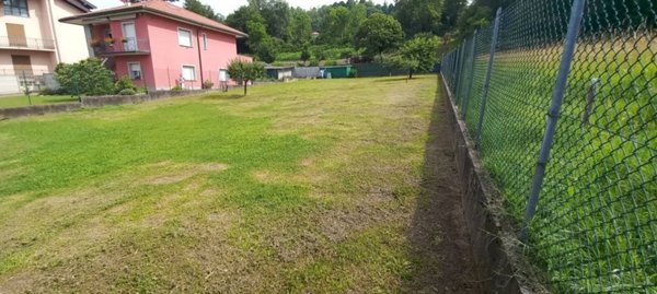 terreno edificabile in vendita a Cocquio-Trevisago
