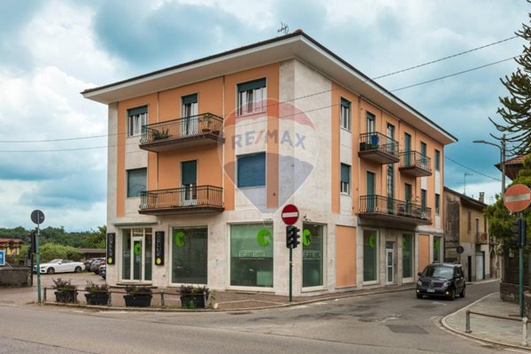 appartamento in vendita a Cocquio-Trevisago