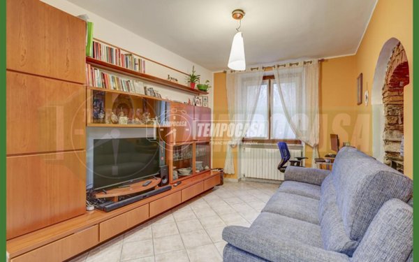 appartamento in vendita a Cocquio-Trevisago