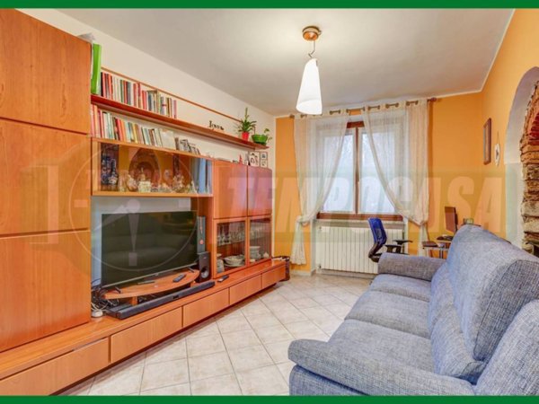 appartamento in vendita a Cocquio-Trevisago
