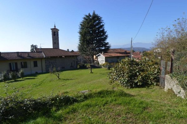 appartamento in vendita a Cocquio-Trevisago