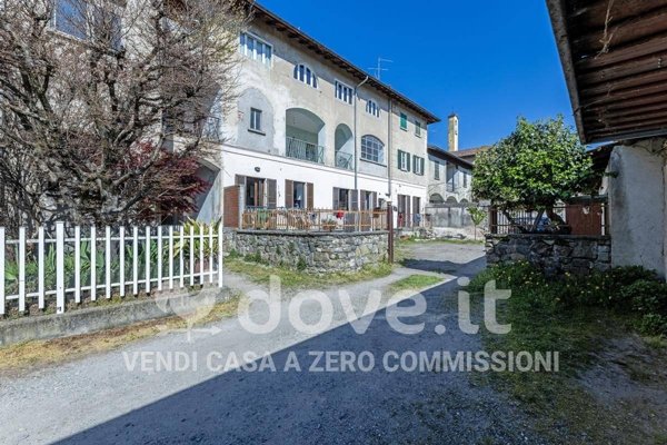 appartamento in vendita a Cocquio-Trevisago