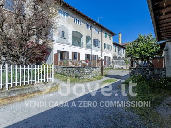 appartamento in vendita a Cocquio-Trevisago