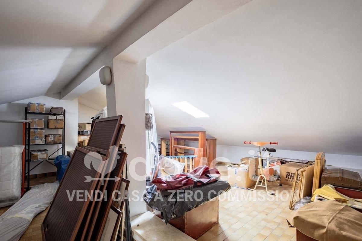 casa indipendente in vendita a Cocquio-Trevisago