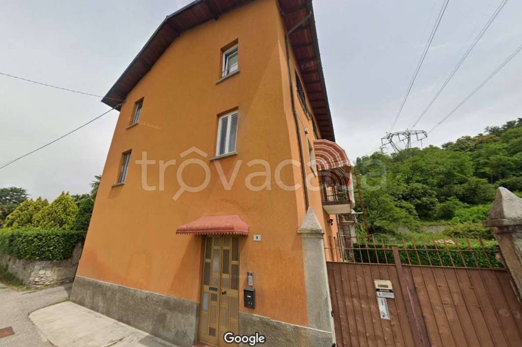 appartamento in vendita a Cocquio-Trevisago