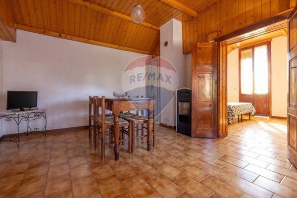 appartamento in vendita a Cocquio-Trevisago