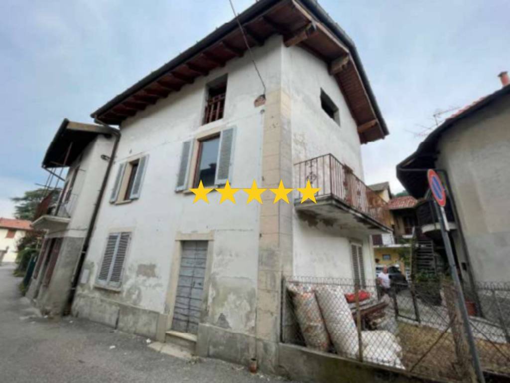 appartamento in vendita a Cocquio-Trevisago