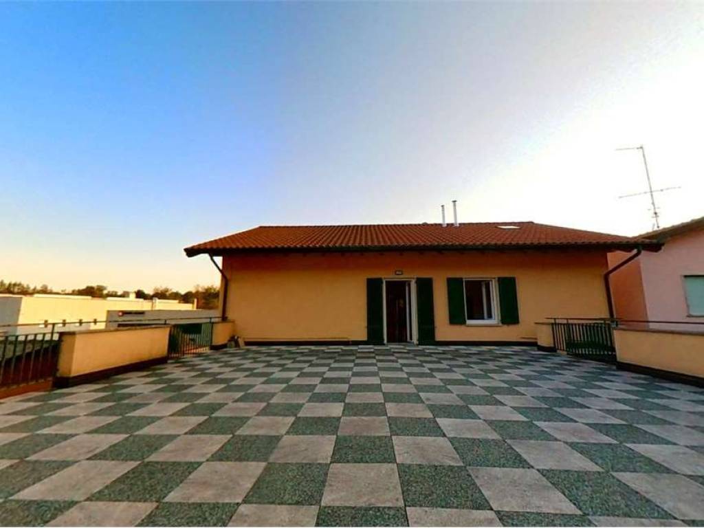 casa indipendente in vendita a Cocquio-Trevisago