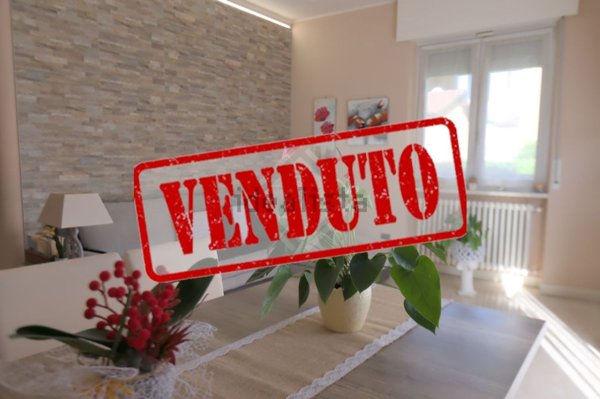 appartamento in vendita a Cocquio-Trevisago
