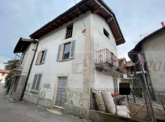 appartamento in vendita a Cocquio-Trevisago