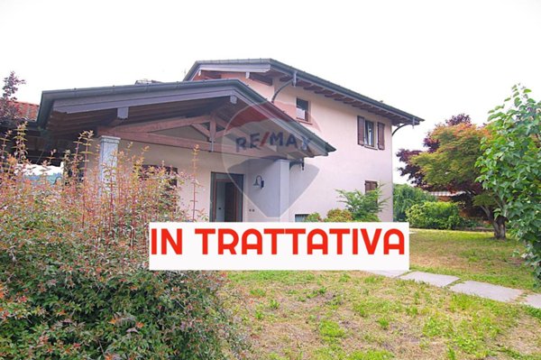 casa indipendente in vendita a Cocquio-Trevisago