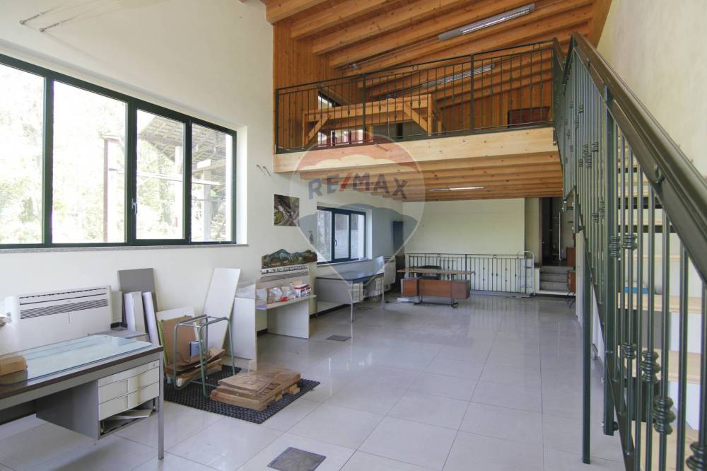 appartamento in vendita a Cocquio-Trevisago