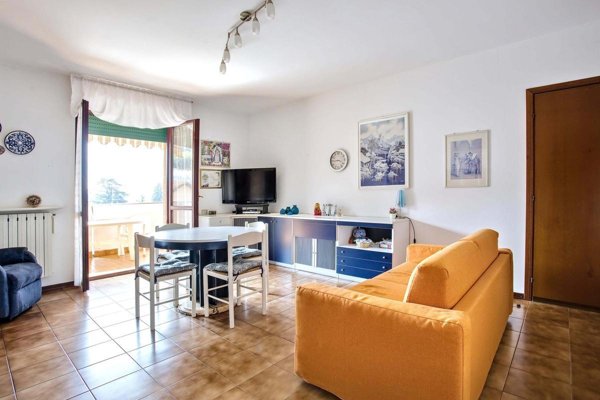 appartamento in vendita a Cocquio-Trevisago