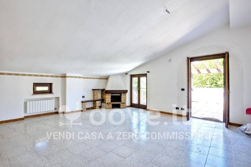 appartamento in vendita a Cocquio-Trevisago