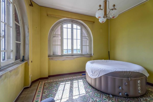 casa indipendente in vendita a Cocquio-Trevisago