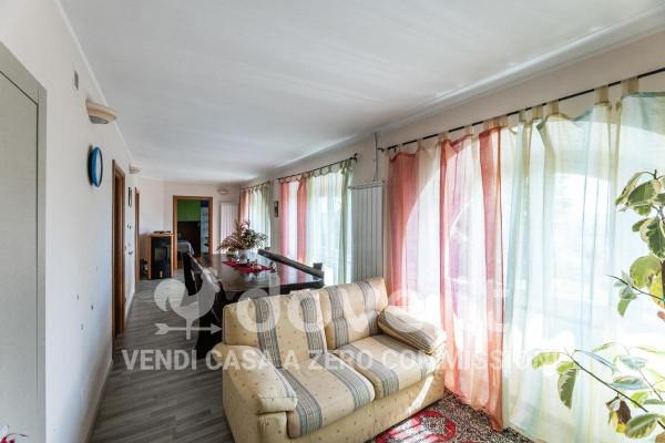 appartamento in vendita a Cocquio-Trevisago