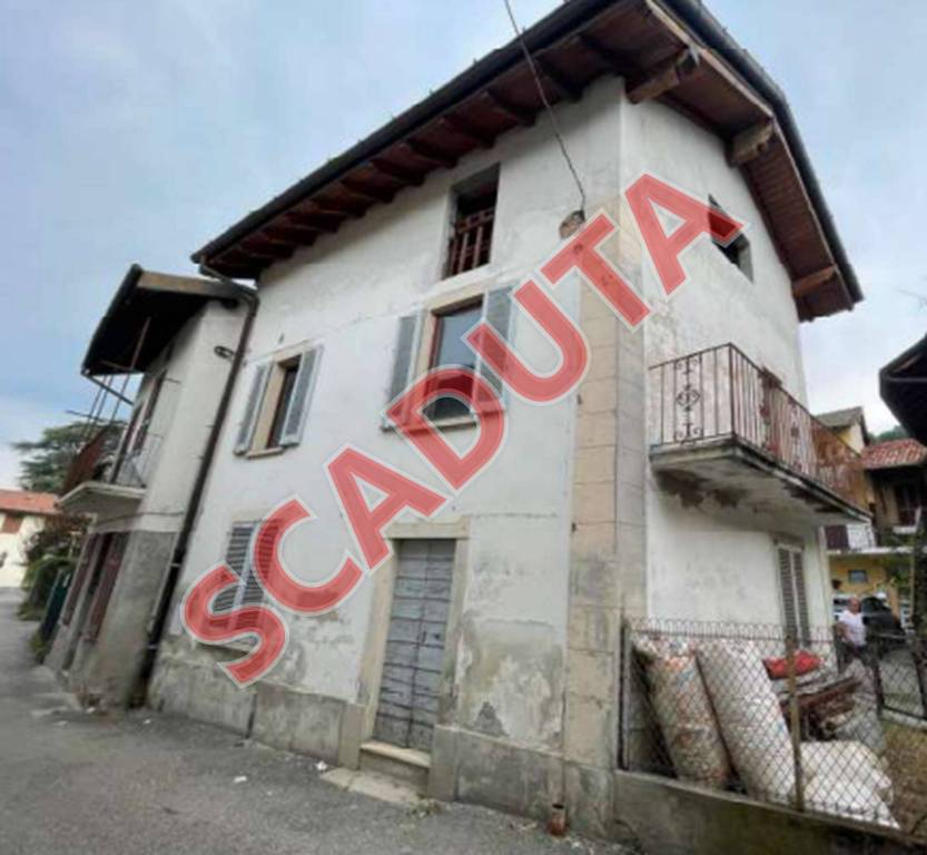 appartamento in vendita a Cocquio-Trevisago